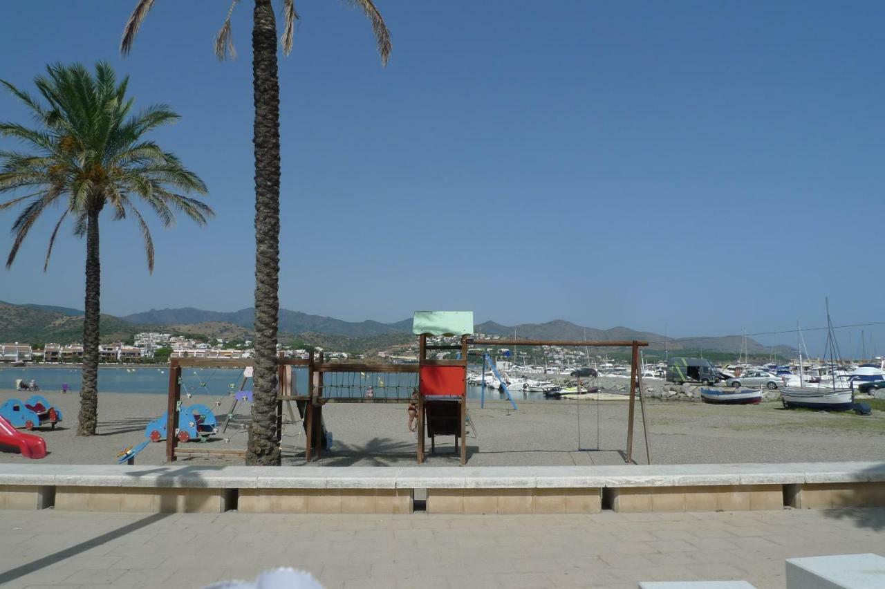 Platja Del Port Apartment Llanca Exterior photo